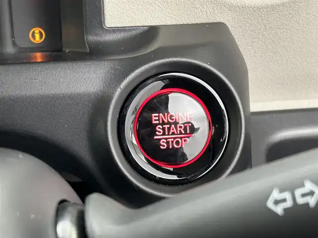 ホンダ Ｎ ＢＯＸ 福井県 2023(令5)年 0.9万km プラチナホワイトパール ワンオーナー/純正Gathersナビ/フルセグTV/Bluetooth/USB/バックカメラ /Honda SENSING/・衝突軽減ブレーキ（CMBS）/・先行車発進お知らせ機能/・歩行者事故低減ステアリング/・路外逸脱抑制機能/・標識認識機能/・渋滞追従機能付アダプティブクルーズコントロール/・車線維持支援システム/・誤発進抑制機能/・後方誤発進抑制機能/・近距離衝突軽減ブレーキ/・急アクセル抑制機能/・パーキングセンサーシステム/・オートハイビーム/ビルトインETC/両側パワースライドドア /シートヒーター /プッシュスタート/電子パーキング/ステアリングチルド機構/LED/オートライト