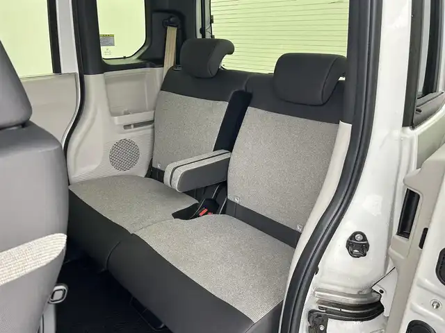 ホンダ Ｎ ＢＯＸ 福井県 2023(令5)年 0.9万km プラチナホワイトパール ワンオーナー/純正Gathersナビ/フルセグTV/Bluetooth/USB/バックカメラ /Honda SENSING/・衝突軽減ブレーキ（CMBS）/・先行車発進お知らせ機能/・歩行者事故低減ステアリング/・路外逸脱抑制機能/・標識認識機能/・渋滞追従機能付アダプティブクルーズコントロール/・車線維持支援システム/・誤発進抑制機能/・後方誤発進抑制機能/・近距離衝突軽減ブレーキ/・急アクセル抑制機能/・パーキングセンサーシステム/・オートハイビーム/ビルトインETC/両側パワースライドドア /シートヒーター /プッシュスタート/電子パーキング/ステアリングチルド機構/LED/オートライト
