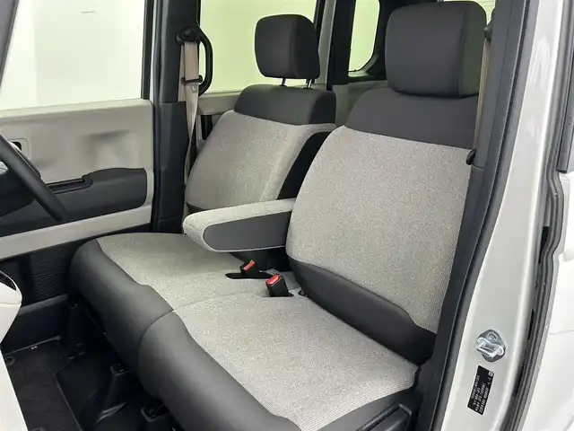 ホンダ Ｎ ＢＯＸ 福井県 2023(令5)年 0.9万km プラチナホワイトパール ワンオーナー/純正Gathersナビ/フルセグTV/Bluetooth/USB/バックカメラ /Honda SENSING/・衝突軽減ブレーキ（CMBS）/・先行車発進お知らせ機能/・歩行者事故低減ステアリング/・路外逸脱抑制機能/・標識認識機能/・渋滞追従機能付アダプティブクルーズコントロール/・車線維持支援システム/・誤発進抑制機能/・後方誤発進抑制機能/・近距離衝突軽減ブレーキ/・急アクセル抑制機能/・パーキングセンサーシステム/・オートハイビーム/ビルトインETC/両側パワースライドドア /シートヒーター /プッシュスタート/電子パーキング/ステアリングチルド機構/LED/オートライト