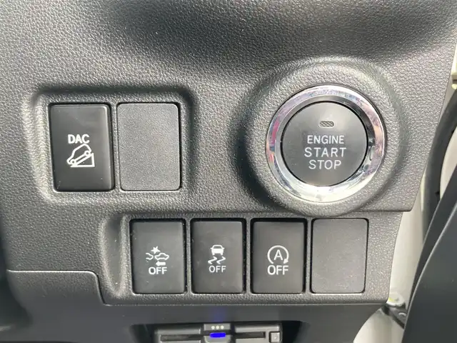 ダイハツ キャスト アクティバ G ターボ SAⅡ 鳥取県 2017(平29)年 6.4万km パールホワイトⅢ ４WD・ターボ車/純正ディスプレイオーディオ/（CD/DVD/USB/BT）/バックカメラ/スマートアシスト/レーンキープアシスト/ETC/ドライブレコーダー/LEDヘットライト/純正15インチアルミホイール/プッシュエンジンスタート/アイドリングストップ/純正フロアマット/ドアバイザー/スマートキー×２
