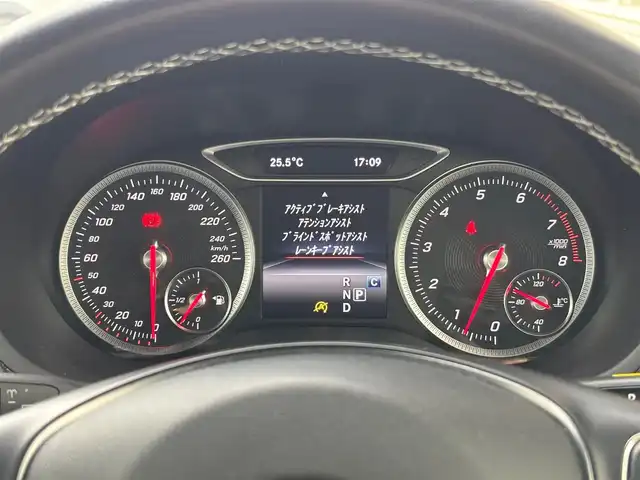 メルセデス・ベンツ Ｂ１８０ 山梨県 2018(平30)年 5.9万km カルサイトホワイト プレミアムパッケージ/ ・サンルーフ/ ・ハーマンカードンサウンドシステム/純正HDDナビ/ (フルセグTV/Bluetooth/SD/USB)/バックカメラ/ETC/前後ドライブレコーダー/レザーシート/前席メモリー機能付きパワーシート/前席シートヒーター/レーダーセーフティパッケージ/ ・レーダークルーズコントロール/ ・アクティブブレーキアシスト/ ・アテンションアシスト/ ・ブラインドスポットアシスト/ ・レーンキープアシスト/横滑り防止装置/純正17インチアルミホイール/スマートキー/パドルシフト/オートライト/純正LEDヘッドライト/カーテンエアバック/スペアキー1本/保証書/取扱説明書