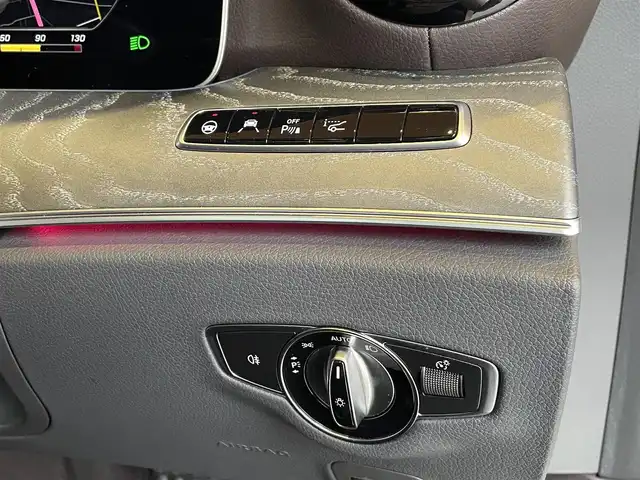 メルセデス・ベンツ ＣＬＳ２２０ｄ スポーツ エクスクルーシブPKG 愛知県 2020(令2)年 3.8万km ダイヤモンドホワイト 純正ナビ /フルセグTV /360度カメラ /レーダーセーフティパッケージ /前後ドラレコ/黒/茶内装 黒革 /全席シートヒーター /前席シートベンチレーション /ブルメスター /ヘッドアップディスプレイ/LEDヘッドライト/サンルーフ