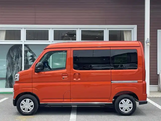 ダイハツ アトレー バン RS 栃木県 2025(令7)年 0.1万km未満 トニコオレンジメタリック アダプティブクルーズコントロール/電動格納式カラードドアミラー/LEDヘッドライト/LEDフォグランプ/オートライト/オーバーヘッドシェルフ/大型LED荷室灯/オートエアコン/リヤヒーター/両側パワースライドドア/USBソケット