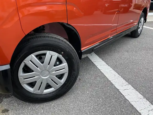 ダイハツ アトレー バン RS 栃木県 2025(令7)年 0.1万km未満 トニコオレンジメタリック アダプティブクルーズコントロール/電動格納式カラードドアミラー/LEDヘッドライト/LEDフォグランプ/オートライト/オーバーヘッドシェルフ/大型LED荷室灯/オートエアコン/リヤヒーター/両側パワースライドドア/USBソケット