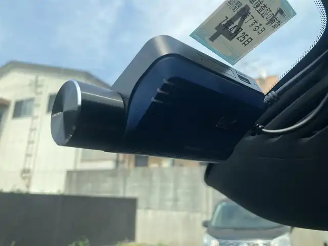 ボルボ ボルボ ＸＣ４０ B4 AWD Rデザイン 熊本県 2022(令4)年 4.7万km グレーⅡ ・スマートキー/・プッシュスタート/・パノラマサンルーフ/・CitySafety/・レーンキープエイド/・ドライバーアラート/・ロードサインインフォメーション/・ハイビームアシスト/・パーキングアシスト/・ブラインドスポットモニター/・クロストラフィックアラート/・衝突回避/・クルーズコントロール(追従式)/・ハーフレザーシート/・前席パワーシート/・全席シートヒーター /・ハンドルヒーター /・純正メモリナビ/　【Bluetooth・USB・AppleCarPlay・AndroidAuto】/・harman/kardonサウンドシステム/・フルセグTV/・全方位カメラ/・ETC/・ドライブレコーダー(前後録画)/・パワーバックドア/・LEDヘッドランプ/・LEDフォグランプ/・純正マット