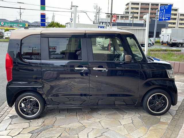 ホンダ Ｎ ＢＯＸ G･L ホンダセンシング カッパーブラウンスタイル 静岡県 2019(令1)年 3.5万km 黒Ⅱ 【安全装備】/ホンダセンシング/アダプティブ・クルーズ・コントロール（ACC）/・作動車速域：約30km/hから100km/h間/車線維持支援システム（LKAS）/・作動車速：約65km/hから100km/h間/・ステアリング制御/衝突軽減ブレーキ（CMBS）/・歩行者検知機能/・作動車速：約80km/h未満時/・対向車車速：約30km/hから80km/h時/誤発進抑制機能（前進）/・ミリ波レーダー検知：作動車速10km/h未満/歩行者事故低減ステアリング/・作動車速10km/hから40km/h間/路外逸脱抑制機能/・作動車速：約60km/hから100km/h間/先行車発進お知らせ機能/標識認識機能/オートハイビーム/誤発進抑制機能（後進）・ソナー検知：作動車速10km/h未満 /【主要装備】/純正ナビ　/フルセグテレビ　/バックカメラ　/両側パワースライドドア　/ビルトインＥＴＣ　/スマートキー　/プッシュスタート　/ドライブレコーダー　/社外１５インチアルミホイール　/ステアリングスイッチ
