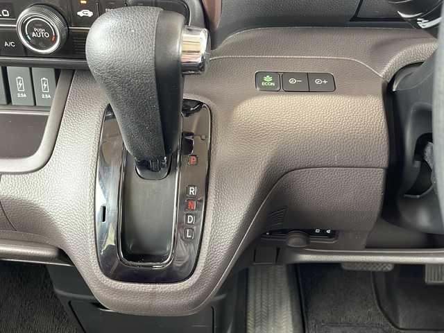 ホンダ Ｎ ＢＯＸ G･L ホンダセンシング カッパーブラウンスタイル 静岡県 2019(令1)年 3.5万km 黒Ⅱ 【安全装備】/ホンダセンシング/アダプティブ・クルーズ・コントロール（ACC）/・作動車速域：約30km/hから100km/h間/車線維持支援システム（LKAS）/・作動車速：約65km/hから100km/h間/・ステアリング制御/衝突軽減ブレーキ（CMBS）/・歩行者検知機能/・作動車速：約80km/h未満時/・対向車車速：約30km/hから80km/h時/誤発進抑制機能（前進）/・ミリ波レーダー検知：作動車速10km/h未満/歩行者事故低減ステアリング/・作動車速10km/hから40km/h間/路外逸脱抑制機能/・作動車速：約60km/hから100km/h間/先行車発進お知らせ機能/標識認識機能/オートハイビーム/誤発進抑制機能（後進）・ソナー検知：作動車速10km/h未満 /【主要装備】/純正ナビ　/フルセグテレビ　/バックカメラ　/両側パワースライドドア　/ビルトインＥＴＣ　/スマートキー　/プッシュスタート　/ドライブレコーダー　/社外１５インチアルミホイール　/ステアリングスイッチ