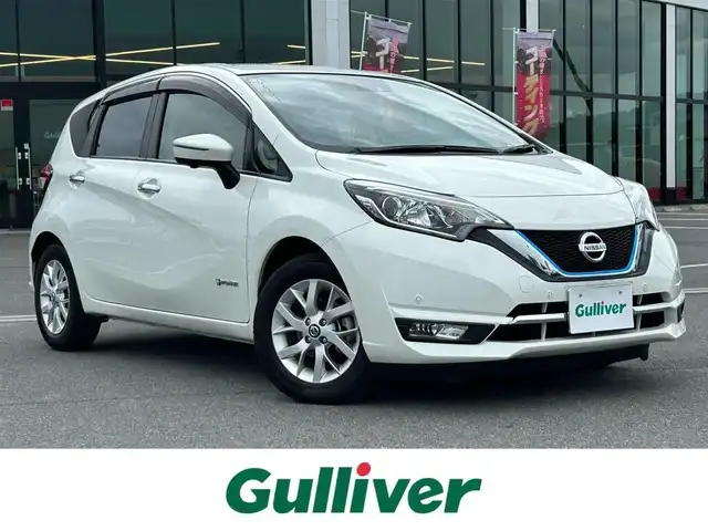 日産 ノート e－パワー メダリスト 奈良県 2018(平30)年 3.5万km ブリリアントホワイトパール 純正ナビ(フルセグTV/CD/AM・FM/BT)/地図SD欠品のため動作未確認/アラウンドビューモニター/ETC/前方ドラレコ/インテリジェントルームミラー/エマージェンシーブレーキ/車線逸脱防止支援/踏み間違い衝突防止アシスト/クルーズコントロール/ハーフレザーシート/LEDヘッドライト/純正15インチアルミホイール/純正フロアマット