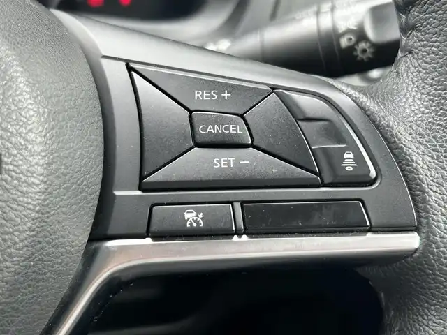 日産 ノート e－パワー メダリスト 奈良県 2018(平30)年 3.5万km ブリリアントホワイトパール 純正ナビ(フルセグTV/CD/AM・FM/BT)/地図SD欠品のため動作未確認/アラウンドビューモニター/ETC/前方ドラレコ/インテリジェントルームミラー/エマージェンシーブレーキ/車線逸脱防止支援/踏み間違い衝突防止アシスト/クルーズコントロール/ハーフレザーシート/LEDヘッドライト/純正15インチアルミホイール/純正フロアマット
