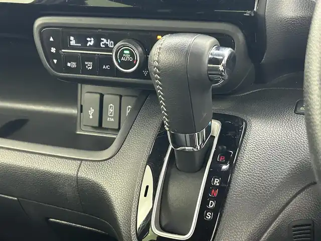 ホンダ Ｎ ＢＯＸ カスタム L ターボ 熊本県 2021(令3)年 3.7万km プラチナホワイトパール 純正ナビVXU-217NBi（CD・DVD・フルセグ・BT・SD・ApplCarPlay・USB）/バックカメラ/ビルトインETC/社外前後ドライブレコーダー/両側パワースライドドア/ハーフレザーシート/前席シートヒーター/衝突軽減ブレーキ/レーンキープアシスト/アイドリングストップ/レーダークルーズコントロール/前後クリアランスソナー/パドルシフト/純正フロアマット/純正15インチAW/オートライト/LEDヘッドライト/フォグランプ/スマートキー/プッシュスタート
