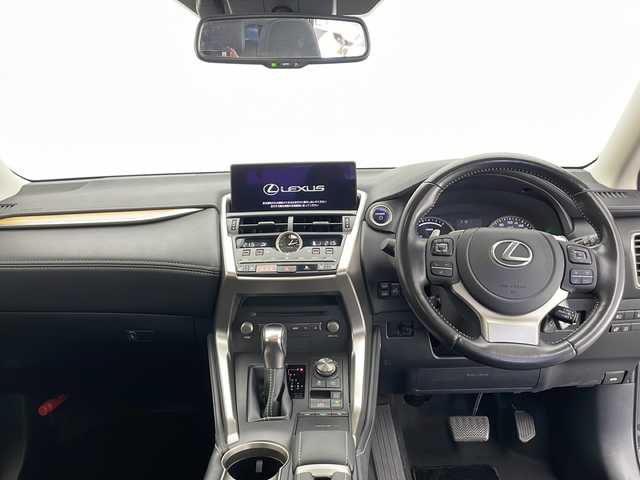 レクサス ＮＸ 300h バージョンL 長野県 2020(令2)年 4.5万km グラファイトブラックガラスフレーク 4WD/純正メモリナビ&フルセグTV&CD&DVD&USB&BT/アダプティブクルーズコントロール/レーントレーシングアシスト/プリクラッシュセーフティ/パーキングサポートアシスト/パーキングサポートブレーキ/ヘッドアップディスプレイ/ブラインドスポットモニター/クリアランスソナー/パワーバックドア/ハーフレザーシート/前席エアシート/前席シートヒーター/前席パワーシート/運転席シートメモリ/ステアリングスイッチ/ステアリングヒーター/パドルシフト/全方位カメラ/ビルトインETC2.0/LEDヘッドライト/オートライト/電動格納ミラー/ウィンカーミラー/ドアミラーヒーター/電動ホールド/オートホールド/純正18インチAW装着/純正フロアマット/純正ドアバイザー/プッシュスタート/スマートキー