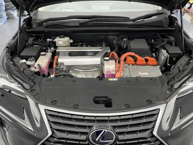 レクサス ＮＸ 300h バージョンL 長野県 2020(令2)年 4.5万km グラファイトブラックガラスフレーク 4WD/純正メモリナビ&フルセグTV&CD&DVD&USB&BT/アダプティブクルーズコントロール/レーントレーシングアシスト/プリクラッシュセーフティ/パーキングサポートアシスト/パーキングサポートブレーキ/ヘッドアップディスプレイ/ブラインドスポットモニター/クリアランスソナー/パワーバックドア/ハーフレザーシート/前席エアシート/前席シートヒーター/前席パワーシート/運転席シートメモリ/ステアリングスイッチ/ステアリングヒーター/パドルシフト/全方位カメラ/ビルトインETC2.0/LEDヘッドライト/オートライト/電動格納ミラー/ウィンカーミラー/ドアミラーヒーター/電動ホールド/オートホールド/純正18インチAW装着/純正フロアマット/純正ドアバイザー/プッシュスタート/スマートキー