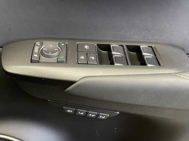 レクサス ＮＸ 300h バージョンL 長野県 2020(令2)年 4.5万km グラファイトブラックガラスフレーク 4WD/純正メモリナビ&フルセグTV&CD&DVD&USB&BT/アダプティブクルーズコントロール/レーントレーシングアシスト/プリクラッシュセーフティ/パーキングサポートアシスト/パーキングサポートブレーキ/ヘッドアップディスプレイ/ブラインドスポットモニター/クリアランスソナー/パワーバックドア/ハーフレザーシート/前席エアシート/前席シートヒーター/前席パワーシート/運転席シートメモリ/ステアリングスイッチ/ステアリングヒーター/パドルシフト/全方位カメラ/ビルトインETC2.0/LEDヘッドライト/オートライト/電動格納ミラー/ウィンカーミラー/ドアミラーヒーター/電動ホールド/オートホールド/純正18インチAW装着/純正フロアマット/純正ドアバイザー/プッシュスタート/スマートキー