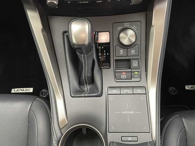 レクサス ＮＸ 300h バージョンL 長野県 2020(令2)年 4.5万km グラファイトブラックガラスフレーク 4WD/純正メモリナビ&フルセグTV&CD&DVD&USB&BT/アダプティブクルーズコントロール/レーントレーシングアシスト/プリクラッシュセーフティ/パーキングサポートアシスト/パーキングサポートブレーキ/ヘッドアップディスプレイ/ブラインドスポットモニター/クリアランスソナー/パワーバックドア/ハーフレザーシート/前席エアシート/前席シートヒーター/前席パワーシート/運転席シートメモリ/ステアリングスイッチ/ステアリングヒーター/パドルシフト/全方位カメラ/ビルトインETC2.0/LEDヘッドライト/オートライト/電動格納ミラー/ウィンカーミラー/ドアミラーヒーター/電動ホールド/オートホールド/純正18インチAW装着/純正フロアマット/純正ドアバイザー/プッシュスタート/スマートキー