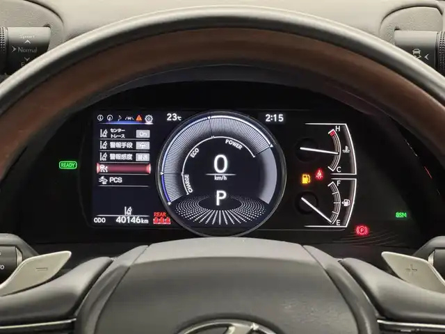 レクサス ＥＳ 300h バージョンL 三重県 2022(令4)年 4.1万km グラファイトブラックガラスフレーク ハイブリッド/FF/MTモード付フロアCVT/12.3インチナビ/（AM/FM/CD/DVD/SDREC/SD/USB/Bluetooth/TV/AUX）/パノラミックビューモニター/【OP】マークレビンソン プレミアムサラウンドサウンドシステム/ドライブレコーダー 前後/ETC2.0/Lexus Safety System＋/●プリクラッシュセーフティ/●レーントレーシングアシスト/●レーダークルコン/●ブレードスキャンアダプティブハイビーム/●ロードサインアシスト/●先行車発進告知/●ドライバー異常時対応システム/・ブラインドスポットモニター/・パーキングサポートブレーキ（静止物、後方接近車両＆歩行者）/・ITS Connect/・三眼LEDヘッドランプ/・【OP】デジタルインナーミラー/装備/・黒革シート/・シートヒーター（ALL）/ベンチレーション（D/N）/ハンドルヒーター/・4wayランバーサポート付パワーシート（D10way/N8way）/・後席電動リクライニング/・3席独立温度調整オートエアコン/・ムーンルーフ/・電動リヤガラスサンシェード/・AC100Vコンセント（2ヶ・1500W）/・ハンズフリーパワートランク/・【OP】おくだけ充電/・18inノイズリダクションアルミホイール/など