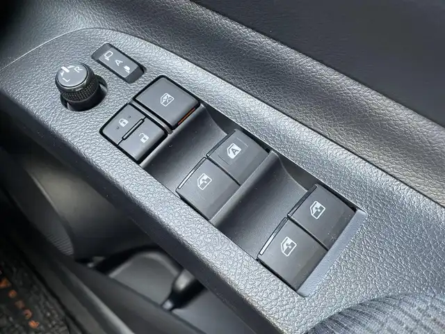 トヨタ シエンタ ファンベースG 千葉県 2022(令4)年 0.9万km グレイッシュブルー 純正7インチナビ/(フルセグTV　BT　AM　FM)/バックカメラ/衝突被害軽減システム/車線逸脱警報/両側パワースライドドア/横滑り防止装置/ETC/アイドリングストップ/LEDヘッドライト/オートライト/ウィンカーミラー/電動格納ミラー/シートリフター/プッシュスタート/スマートキー/フロアマット/ドアバイザー/スペアキー/取扱説明書/保証書