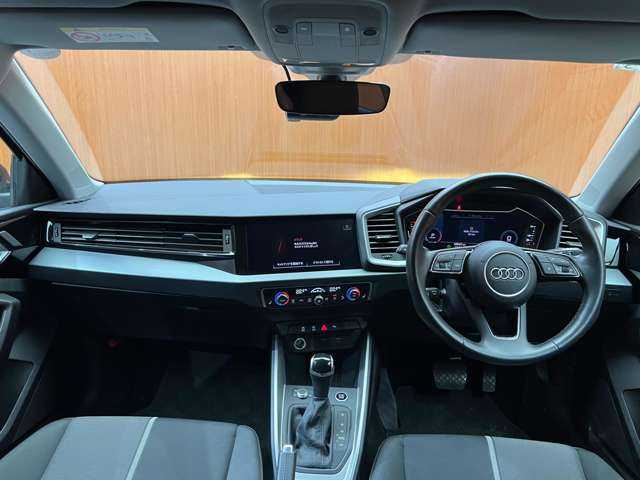 アウディ Ａ１ SB 25TFSI アドバンスド 千葉県 2021(令3)年 2.9万km ミトスブラックメタリック コンビニエンスＰＫＧ　/アシスタンスＰＫＧ　/ＡＣＣ　/ナビ　/Ｂｌｕｅｔｏｏｔｈ接続　/Ｂカメラ　/デジタルコックピット　/ＬＥＤヘッドライト　/オートハイビーム　/ＥＴＣ　/ドラレコ　/衝突軽減Ｂ　/ＢＳＭ　/ＬＫＡ