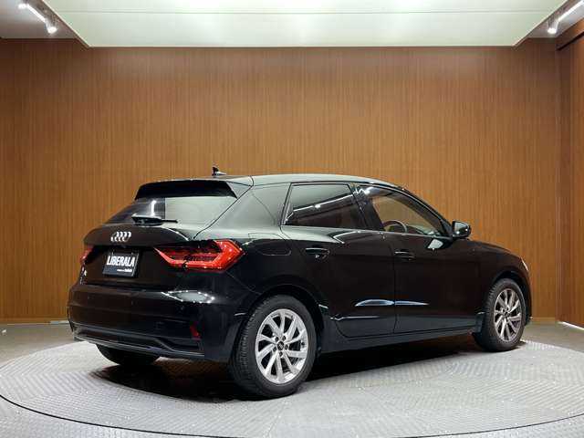 アウディ Ａ１ SB 25TFSI アドバンスド 千葉県 2021(令3)年 2.9万km ミトスブラックメタリック コンビニエンスＰＫＧ　/アシスタンスＰＫＧ　/ＡＣＣ　/ナビ　/Ｂｌｕｅｔｏｏｔｈ接続　/Ｂカメラ　/デジタルコックピット　/ＬＥＤヘッドライト　/オートハイビーム　/ＥＴＣ　/ドラレコ　/衝突軽減Ｂ　/ＢＳＭ　/ＬＫＡ