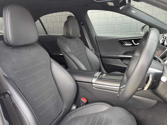 メルセデス・ベンツ Ｍ・ベンツ Ｃ２２０ｄ アバンギャルド　AMGライン 三重県 2023(令5)年 1.5万km パール オパリスホワイト/パノラミックスライディングルーフ/ヘッドアップディスプレイ/純正ナビ/全方位カメラ/フルセグTV/Bluetooth/アンビエントライト/ハーフレザーシート/パワーシート/シートヒーター/LEDヘッドライト/デジタルメーター/純正18インチアルミ/ETC車載器