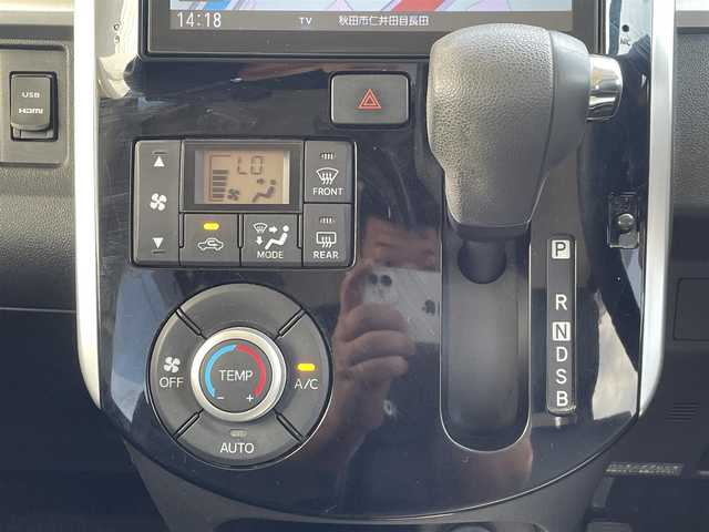 ダイハツ タント カスタム X トップED SAⅡ 秋田県 2016(平28)年 10.3万km パールホワイトⅢ (株)IDOMが運営する【じしゃロン 秋田店】の自社ローン専用車両になります。こちらは現金またはオートローンご利用時の価格です。自社ローンご希望の方は別途その旨お申付け下さい//////////メモリナビ/フルセグテレビ/バックカメラ/フリップダウンモニター/ウィンカーミラー/プッシュスタート/ドアバイザー/両側パワースライドドア/USB端子