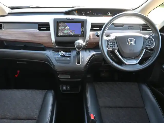 ホンダ フリード クロスター ホンダセンシング 千葉県 2020(令2)年 4.1万km プレミアムクリスタルオレンジM ホンダセンシング/・衝突軽減ブレーキ/・レーダークルーズコントロール　/・横滑り防止装置/・衝突軽減ブレーキ/・車線逸脱装置/両側パワースライドドア/純正SDナビ/地デジTV/【DVD/CD再生機能　Bluetooth接続】/バックカメラ/革巻きステアリング/ステアリングスイッチ/ハーフレザーシート/ETC/LEDヘッドライト/フォグライト/ウインカーミラー/リアコーナーセンサー/純正15インチアルミホイル/スマートキー