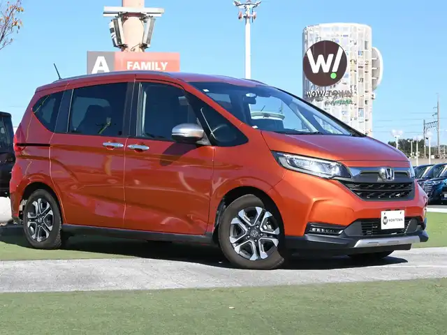 ホンダ フリード クロスター ホンダセンシング 千葉県 2020(令2)年 4.1万km プレミアムクリスタルオレンジM ホンダセンシング/・衝突軽減ブレーキ/・レーダークルーズコントロール　/・横滑り防止装置/・衝突軽減ブレーキ/・車線逸脱装置/両側パワースライドドア/純正SDナビ/地デジTV/【DVD/CD再生機能　Bluetooth接続】/バックカメラ/革巻きステアリング/ステアリングスイッチ/ハーフレザーシート/ETC/LEDヘッドライト/フォグライト/ウインカーミラー/リアコーナーセンサー/純正15インチアルミホイル/スマートキー