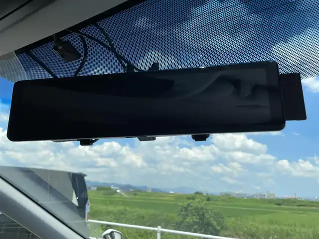 トヨタ ヴェルファイア Z 佐賀県 2015(平27)年 6.7万km ホワイトパールクリスタルシャイン 純正10型SDナビゲーション【NSZT-ZA4T】/・BT CD DVD AM FM フルセグTV/バックカメラ/純正11型フリップダウンモニター/両側パワースライドドア/ビルトインETC2.0/前後ドライブレコーダー/革巻きステアリング/・ステアリングリモコン/電子パーキング/AUTO HOLD/ＬＥＤヘッドライト/・オートライト/スマートキー/純正18インチアルミホイール/純正フロアマット/純正ドアバイザー/クリアランスソナー