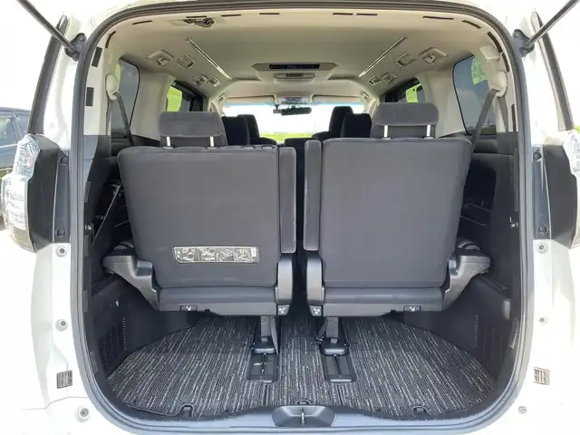 トヨタ ヴェルファイア Z 佐賀県 2015(平27)年 6.7万km ホワイトパールクリスタルシャイン 純正10型SDナビゲーション【NSZT-ZA4T】/・BT CD DVD AM FM フルセグTV/バックカメラ/純正11型フリップダウンモニター/両側パワースライドドア/ビルトインETC2.0/前後ドライブレコーダー/革巻きステアリング/・ステアリングリモコン/電子パーキング/AUTO HOLD/ＬＥＤヘッドライト/・オートライト/スマートキー/純正18インチアルミホイール/純正フロアマット/純正ドアバイザー/クリアランスソナー