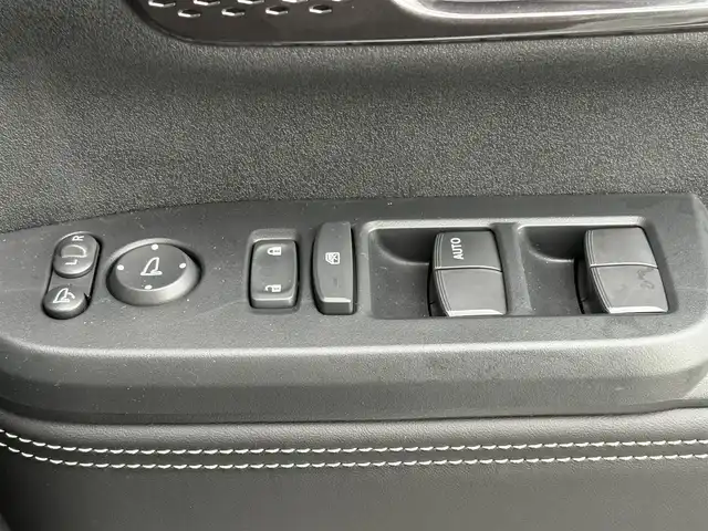 ホンダ Ｎ ＢＯＸ カスタム ターボ 大分県 2025(令7)年 0.2万km プラチナホワイトパール ・ナビ(BT/USB)/・フルセグテレビ/・バックカメラ/・両側パワースライドドア/・衝突軽減ブレーキ/・レーダークルーズコントロール/・コーナーセンサー/・ドライブレコーダー/・ETC/・シートヒーター/・ブレーキホールド/・パドルシフト/・ステアリングリモコン/・純正ホイール