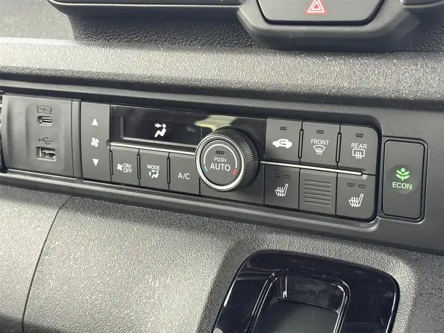 ホンダ Ｎ ＢＯＸ カスタム ターボ 大分県 2025(令7)年 0.2万km プラチナホワイトパール ・ナビ(BT/USB)/・フルセグテレビ/・バックカメラ/・両側パワースライドドア/・衝突軽減ブレーキ/・レーダークルーズコントロール/・コーナーセンサー/・ドライブレコーダー/・ETC/・シートヒーター/・ブレーキホールド/・パドルシフト/・ステアリングリモコン/・純正ホイール