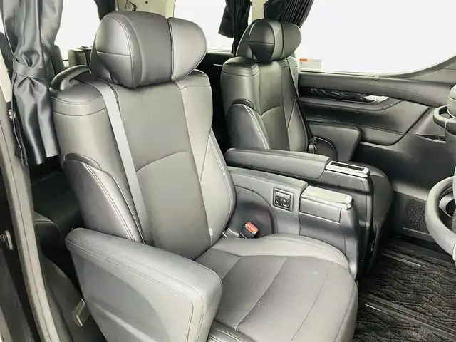 トヨタ ヴェルファイア ハイブリット ZR Gエディション 福島県 2018(平30)年 5.3万km ブラック プリクラッシュセーフティ/・レーダークルーズコントロール/・レーントレーシングアシスト/・パーキングサポートブレーキ/・アダプティブハイビームシステム/・インテリジェントクリアランスソナー/・ブラインドスポットモニター/TRDエアロ/純正ナビゲーション　/・BT/TV/AM/FM/CD/DVD/HDMI/・バックカメラ/360°カメラ/・ＥＴＣ/デジタルインナーミラー/ＪＢＬスピーカー/両側パワースライドドア/前後ドライブレコーダー/シートヒーターD席＋N席＋2列目シート/・エアシートD席＋N席/革巻きステアリング/・ステアリングスイッチ/・ステアリングヒーター/LEDライト/・フォグライト/・オートライト/電動格納ミラー/ドアバイザー