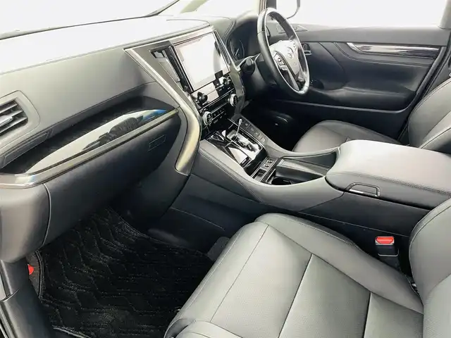 トヨタ ヴェルファイア ハイブリット ZR Gエディション 福島県 2018(平30)年 5.3万km ブラック プリクラッシュセーフティ/・レーダークルーズコントロール/・レーントレーシングアシスト/・パーキングサポートブレーキ/・アダプティブハイビームシステム/・インテリジェントクリアランスソナー/・ブラインドスポットモニター/TRDエアロ/純正ナビゲーション　/・BT/TV/AM/FM/CD/DVD/HDMI/・バックカメラ/360°カメラ/・ＥＴＣ/デジタルインナーミラー/ＪＢＬスピーカー/両側パワースライドドア/前後ドライブレコーダー/シートヒーターD席＋N席＋2列目シート/・エアシートD席＋N席/革巻きステアリング/・ステアリングスイッチ/・ステアリングヒーター/LEDライト/・フォグライト/・オートライト/電動格納ミラー/ドアバイザー