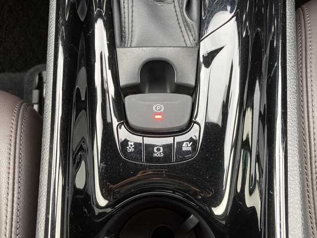 トヨタ Ｃ－ＨＲ G 佐賀県 2017(平29)年 7万km ホワイトパールクリスタルシャイン ワンオーナー/純正9インチナビ/バックカメラ/プリクラッシュセーフティ/レーンディパーチャーアラート/オートハイビーム/アダプティブクルーズコントロール/ブラインドスポットモニター/クリアランスソナー/電動パーキングブレーキ/オートブレーキホールド/ハーフレザーシート/シートヒーター/ドライブレコーダー/プッシュスタート/スマートキー/LEDヘッドライト/フォグライト/純正アルミホイール