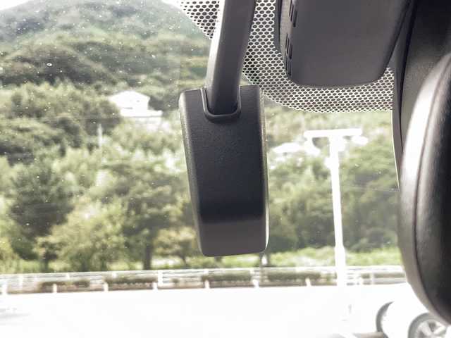 トヨタ Ｃ－ＨＲ G 佐賀県 2017(平29)年 7万km ホワイトパールクリスタルシャイン ワンオーナー/純正9インチナビ/バックカメラ/プリクラッシュセーフティ/レーンディパーチャーアラート/オートハイビーム/アダプティブクルーズコントロール/ブラインドスポットモニター/クリアランスソナー/電動パーキングブレーキ/オートブレーキホールド/ハーフレザーシート/シートヒーター/ドライブレコーダー/プッシュスタート/スマートキー/LEDヘッドライト/フォグライト/純正アルミホイール
