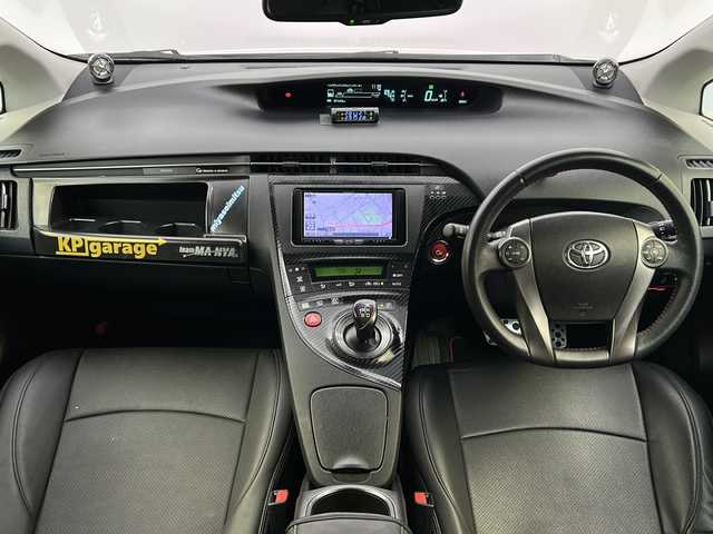 トヨタ プリウス S ツーリングセレ G’s 宮城県 2015(平27)年 8.8万km ホワイトパールクリスタルシャイン 社外ナビ/・フルセグTV/バックカメラ/プッシュスタート/スマートキー×2/LEDフォグライト/ALPINE製パワードサブウーファー/純正フロアマット/社外AW/レザー調シートカバー