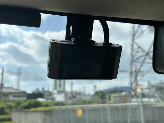 スズキ ジムニー シエラ JC 長崎県 2022(令4)年 2.2万km シフォンアイボリーメタリックブラック2トーンルーフ 社外9インチナビ/（CD/DVD/BT/フルセグ）/バックカメラ/衝突軽減システム/レーンアシスト/クルーズコントロール/シートヒーター/ステアリングスイッチ/前後ドライブレコーダー/マッドガード/オートライト/ETC/純正15インチAW