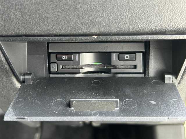 スズキ ジムニー シエラ JC 長崎県 2022(令4)年 2.2万km シフォンアイボリーメタリックブラック2トーンルーフ 社外9インチナビ/（CD/DVD/BT/フルセグ）/バックカメラ/衝突軽減システム/レーンアシスト/クルーズコントロール/シートヒーター/ステアリングスイッチ/前後ドライブレコーダー/マッドガード/オートライト/ETC/純正15インチAW