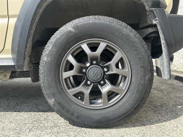 スズキ ジムニー シエラ JC 長崎県 2022(令4)年 2.2万km シフォンアイボリーメタリックブラック2トーンルーフ 社外9インチナビ/（CD/DVD/BT/フルセグ）/バックカメラ/衝突軽減システム/レーンアシスト/クルーズコントロール/シートヒーター/ステアリングスイッチ/前後ドライブレコーダー/マッドガード/オートライト/ETC/純正15インチAW