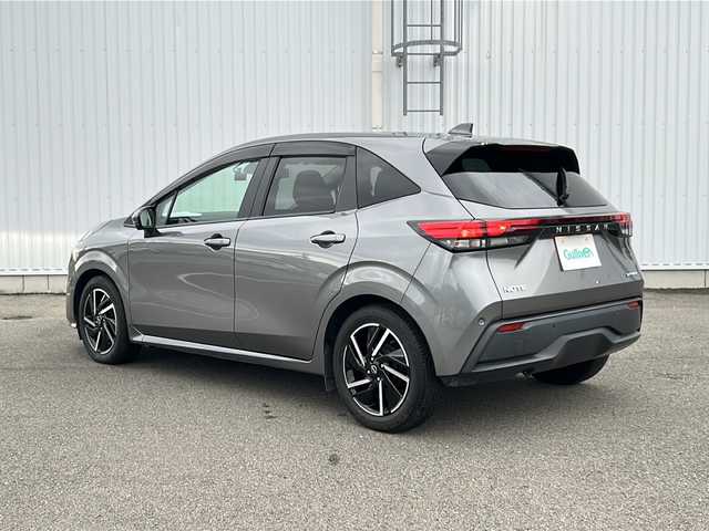 日産 ノート X 愛媛県 2022(令4)年 1.3万km ダークメタルグレー 純正ディスプレイオーディオ/デジタルインナーミラー/ETC/バックカメラ/全方位カメラ/ドライブレコーダー前後/コーナーセンサー/オートライト/オートLEDヘッドライト/純正16インチAW/BSM/横滑り防止装置