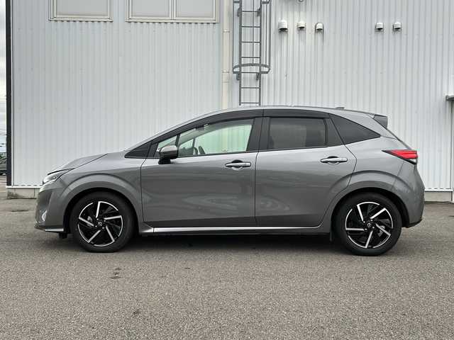 日産 ノート X 愛媛県 2022(令4)年 1.3万km ダークメタルグレー 純正ディスプレイオーディオ/デジタルインナーミラー/ETC/バックカメラ/全方位カメラ/ドライブレコーダー前後/コーナーセンサー/オートライト/オートLEDヘッドライト/純正16インチAW/BSM/横滑り防止装置