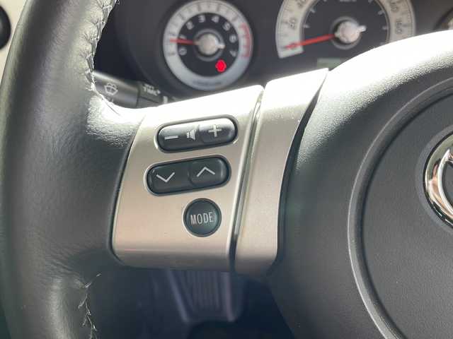 トヨタ ＦＪクルーザー カラーパッケージ 高知県 2012(平24)年 3.9万km ホワイト 純正ナビ/・フルセグＴＶ/・Ｂｌｕｅｔｏｏｔｈオーディオ/ＥＴＣ/４ＷＤ/ＷＥＤＳキーラー１７インチＡＷ/純正フロアマット/コーナーセンサー/クルコン/純正フロアマット