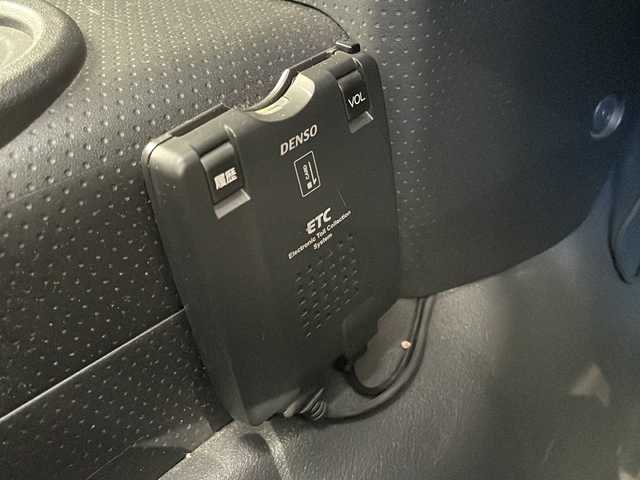 トヨタ ＦＪクルーザー カラーパッケージ 高知県 2012(平24)年 3.9万km ホワイト 純正ナビ/・フルセグＴＶ/・Ｂｌｕｅｔｏｏｔｈオーディオ/ＥＴＣ/４ＷＤ/ＷＥＤＳキーラー１７インチＡＷ/純正フロアマット/コーナーセンサー/クルコン/純正フロアマット