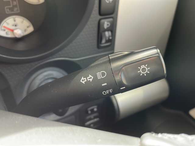 トヨタ ＦＪクルーザー カラーパッケージ 高知県 2012(平24)年 3.9万km ホワイト 純正ナビ/・フルセグＴＶ/・Ｂｌｕｅｔｏｏｔｈオーディオ/ＥＴＣ/４ＷＤ/ＷＥＤＳキーラー１７インチＡＷ/純正フロアマット/コーナーセンサー/クルコン/純正フロアマット