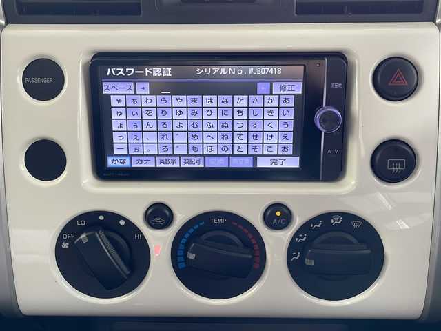 トヨタ ＦＪクルーザー カラーパッケージ 高知県 2012(平24)年 3.9万km ホワイト 純正ナビ/・フルセグＴＶ/・Ｂｌｕｅｔｏｏｔｈオーディオ/ＥＴＣ/４ＷＤ/ＷＥＤＳキーラー１７インチＡＷ/純正フロアマット/コーナーセンサー/クルコン/純正フロアマット