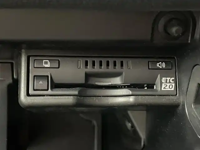 レクサス ＵＸ 200 Fスポーツ 埼玉県 2020(令2)年 3.2万km グラファイトブラックガラスフレーク 禁煙車　サンルーフ　赤レザーシート　3眼ヘッドライト　全方位カメラ　BSM　シートヒーター　ETC2.0　ドライブレコーダー　コーナーセンサー　レーダークルーズコントロール　衝突被害軽減