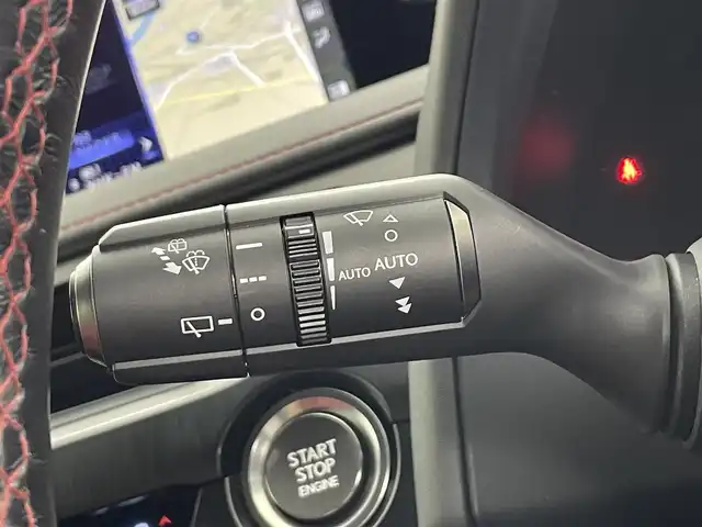 レクサス ＵＸ 200 Fスポーツ 埼玉県 2020(令2)年 3.2万km グラファイトブラックガラスフレーク 禁煙車　サンルーフ　赤レザーシート　3眼ヘッドライト　全方位カメラ　BSM　シートヒーター　ETC2.0　ドライブレコーダー　コーナーセンサー　レーダークルーズコントロール　衝突被害軽減