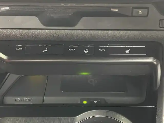 レクサス ＵＸ 200 Fスポーツ 埼玉県 2020(令2)年 3.2万km グラファイトブラックガラスフレーク 禁煙車　サンルーフ　赤レザーシート　3眼ヘッドライト　全方位カメラ　BSM　シートヒーター　ETC2.0　ドライブレコーダー　コーナーセンサー　レーダークルーズコントロール　衝突被害軽減
