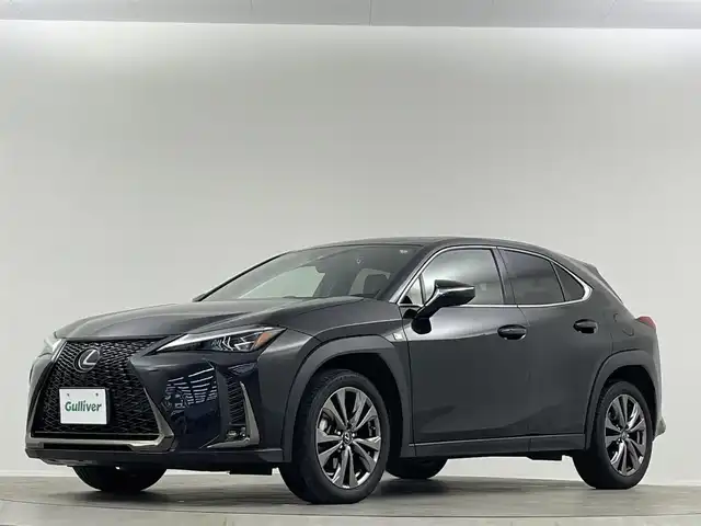 レクサス ＵＸ 200 Fスポーツ 埼玉県 2020(令2)年 3.2万km グラファイトブラックガラスフレーク 禁煙車　サンルーフ　赤レザーシート　3眼ヘッドライト　全方位カメラ　BSM　シートヒーター　ETC2.0　ドライブレコーダー　コーナーセンサー　レーダークルーズコントロール　衝突被害軽減