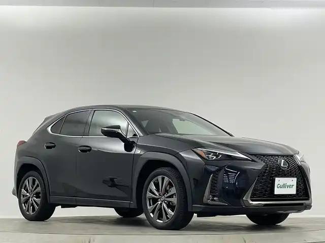 レクサス ＵＸ 200 Fスポーツ 埼玉県 2020(令2)年 3.2万km グラファイトブラックガラスフレーク 禁煙車　サンルーフ　赤レザーシート　3眼ヘッドライト　全方位カメラ　BSM　シートヒーター　ETC2.0　ドライブレコーダー　コーナーセンサー　レーダークルーズコントロール　衝突被害軽減