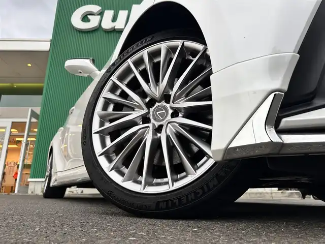 レクサス ＩＳ 300h バージョンL 宮城県 2023(令5)年 5.6万km ソニッククォーツ ムーンルーフ/パノラミックビューモニター/＝＝＝/モデリスタ フロントウィングスポイラー/モデリスタ サイドスカート/モデリスタ リアスタイリングキット（リヤスカート・スポーツマフラー）/モデリスタ トランクスポイラー/セーフティシステムプラス/・プリクラッシュセーフティ/・レーントレーシングアシスト/・オートマチックハイビーム/・レーダークルーズコントロール/・ロードサインアシスト/・先行車発進告知機能/・ドライバー異常時対応システム/ブラインドスポットモニター/パーキングサポートブレーキ/純正ナビ/・CD/DVD/・Blu-ray/・Bluetooth/・フルセグTV/ビルトインETC2.0/本革シート/パワーシート/シートヒーター/ベンチレーション/革巻きステアリング/ステアリングヒーター/パドルシフト/電動パーキングブレーキ/ブレーキホールド/フル3眼LEDヘッドランプ/オートライト/スマートキー＆プッシュスタート/電動格納ミラー/電動サンシェード（リア）/純正19インチAW/純正フロアマット